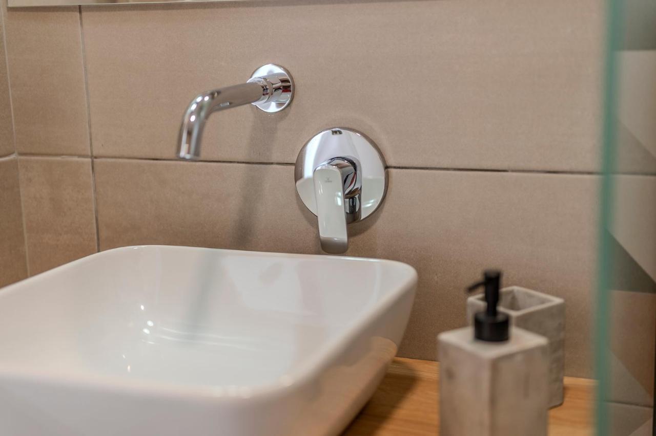 Stamatia Suites 아스프로발타 외부 사진