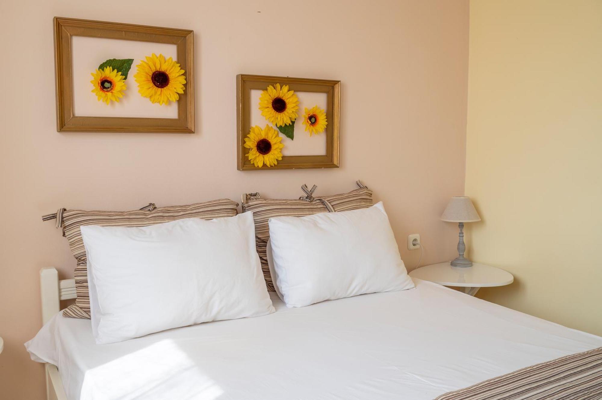 Stamatia Suites 아스프로발타 외부 사진