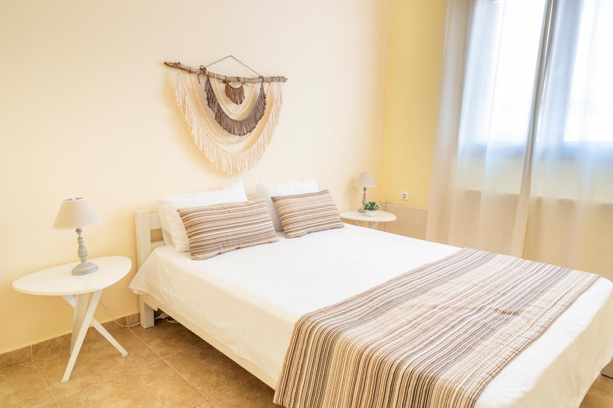 Stamatia Suites 아스프로발타 외부 사진