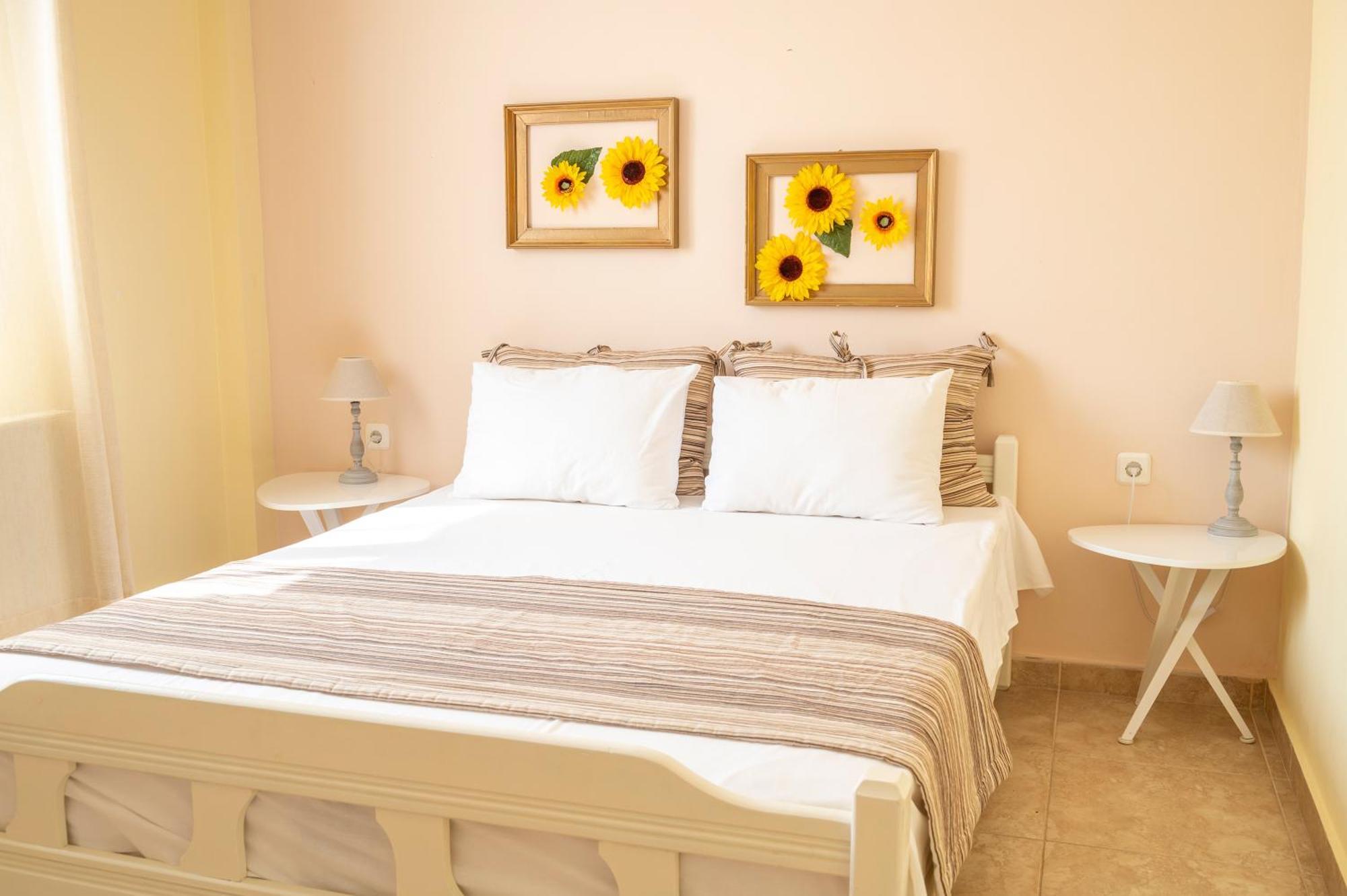 Stamatia Suites 아스프로발타 외부 사진